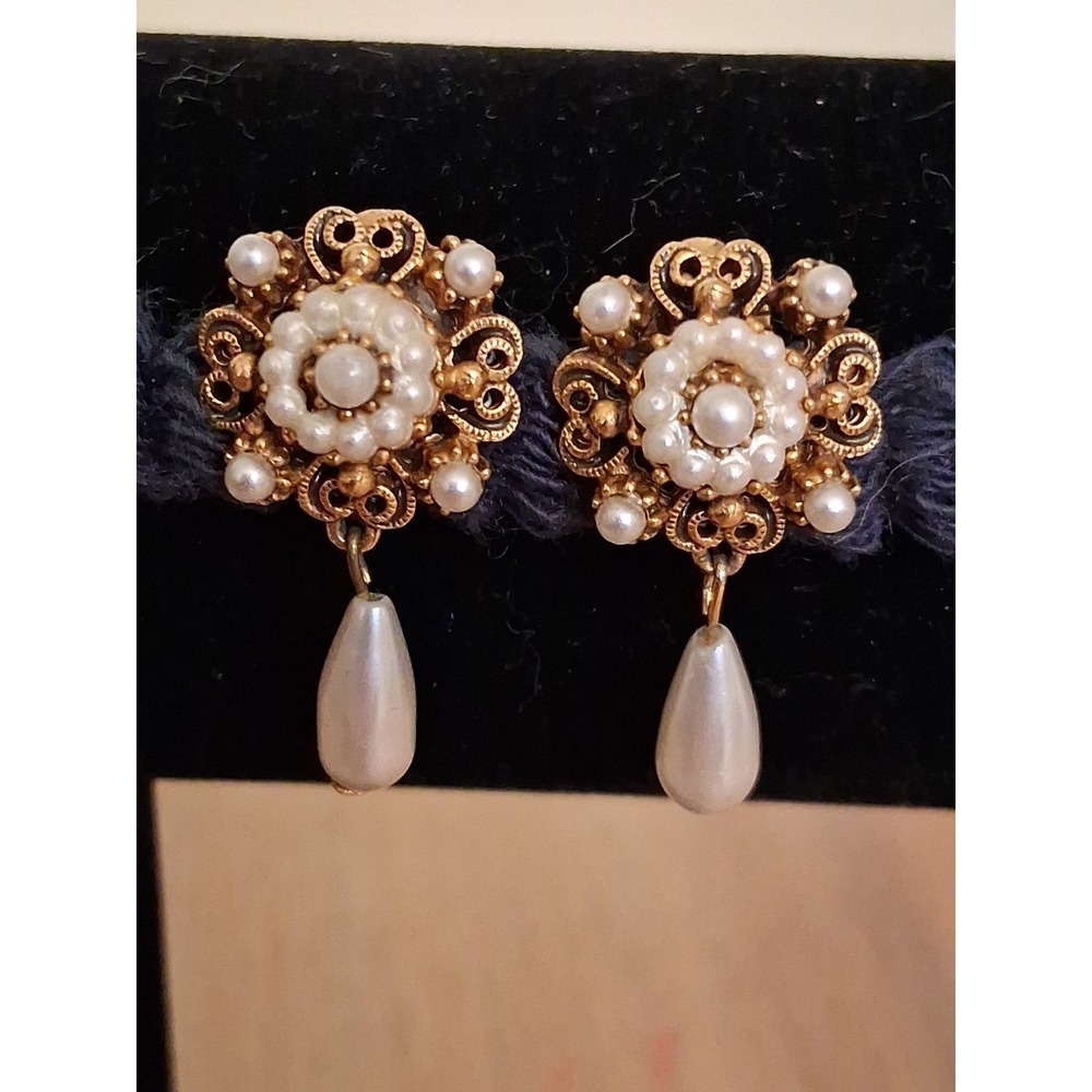 Vtg Florenza  Clip-On Earrings Faux Pearl Gold Tone.  Victorian Style. - Picture 2 of 5